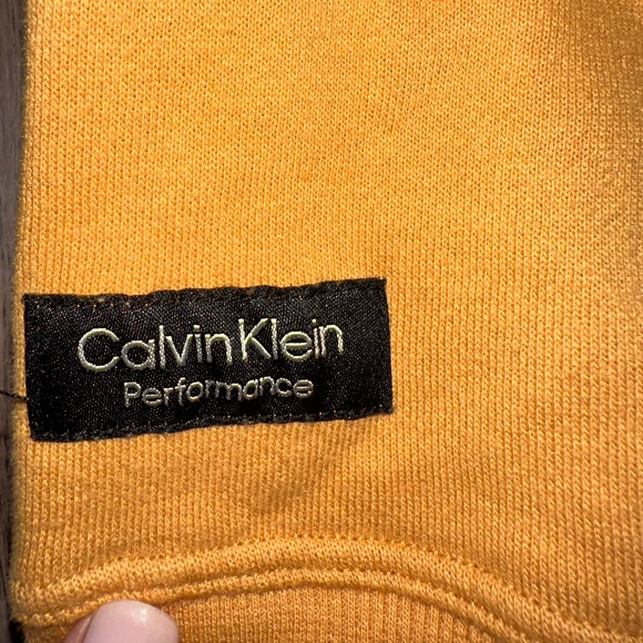 CALVIN KLEIN SCOOP NECK CREW. SIZE SMALL. MUSTARD COLOR. EXCELLENT CONDITION. - Picture 3 of 3
